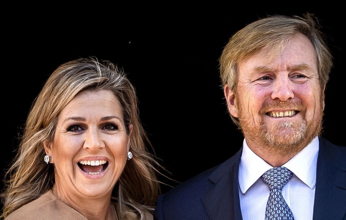 El rey Guillermo Alejandro y Máxima de Holanda bailan al ritmo de samba