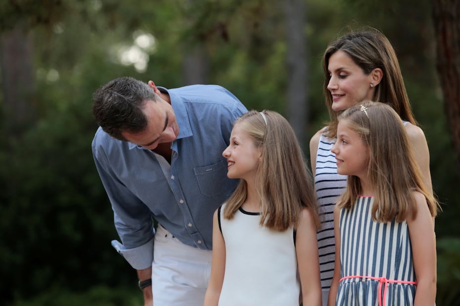 Reina Letizia causa polémica por las exigencias en la escuela de sus hijas 