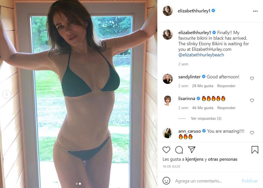 Elizabeth Hurley sale a andar en bicicleta en top y minifalda 