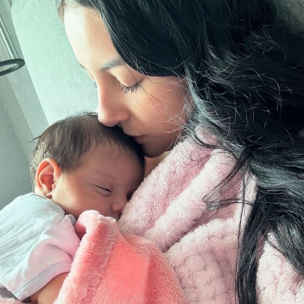Paola Dalay con Tessa, su hija con José Eduardo Derbez / Foto: Instagram