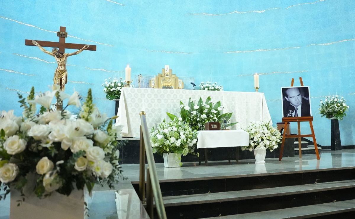 Despiden a Óscar Mario Beteta en entrañable misa