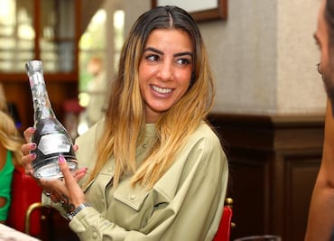 Karla Rojo de la Vega en presentación de brandy cristalino
