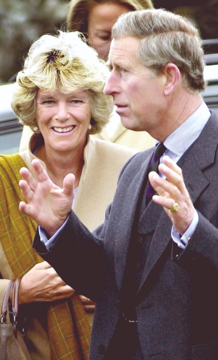 Camilla Parker y Carlos de Gales venden casa embrujada
