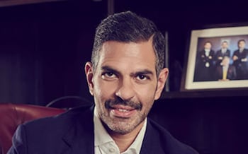 Él fue Sunjay Kapur, amigo del príncipe William que murió a causa de una abeja