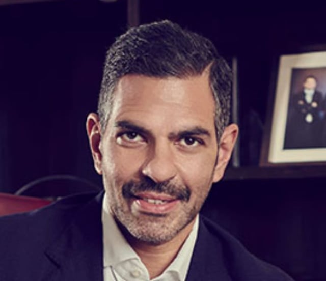 Él fue Sunjay Kapur, amigo del príncipe William que murió a causa de una abeja