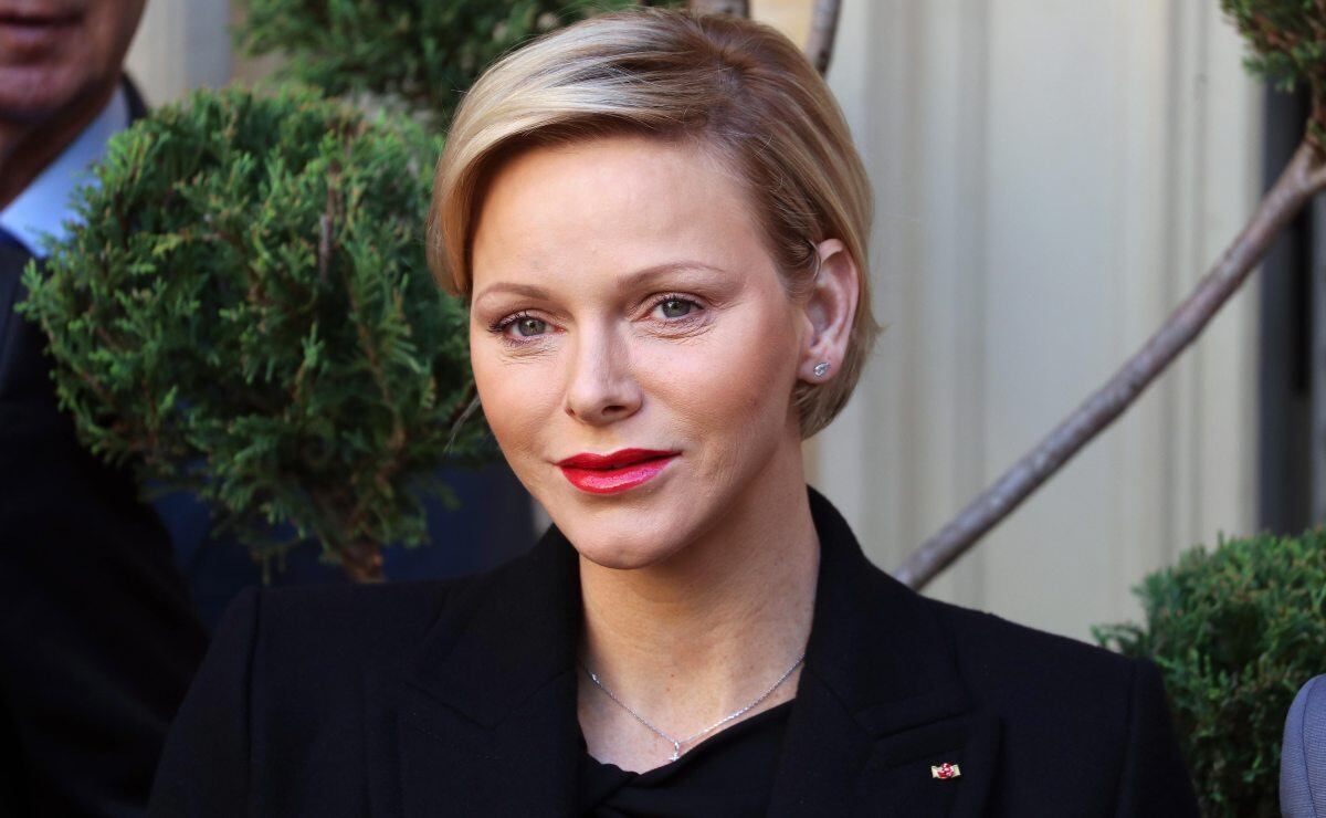 Aseguran que la princesa Charlene está ‘desfigurada’ por cirugía plástica