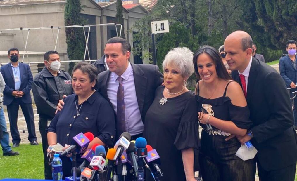 Sarita Sosa dedica conmovedor mensaje a José José: "Fue un privilegio poder llamarte papá"