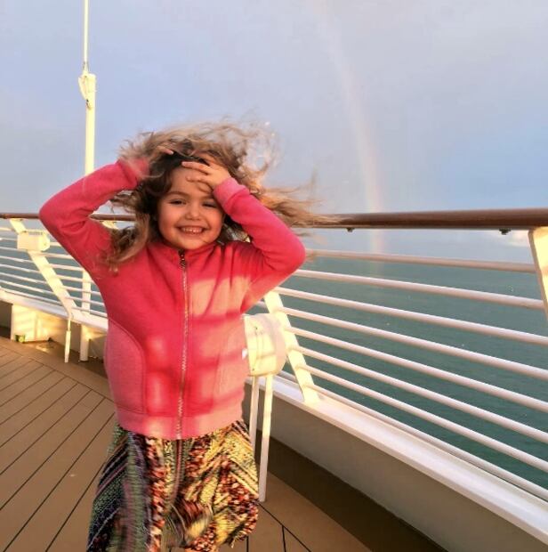  Cómo ha crecido Elena Camil, hija de Jaime Camil y Heidi Balvanera 