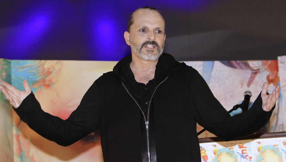 Citan a Miguel Bosé en juicio contra su madre
