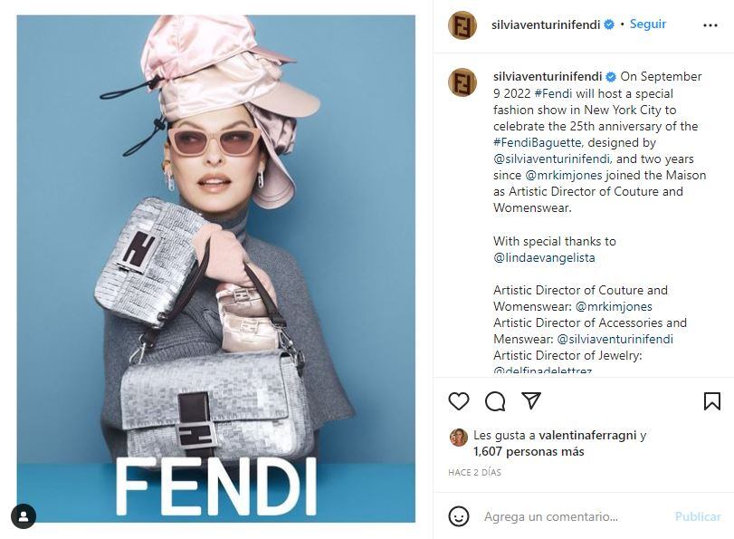 Linda Evangelista vuelve a modelar tras confesar que fue "brutalmente desfigurada" por tratamiento estético