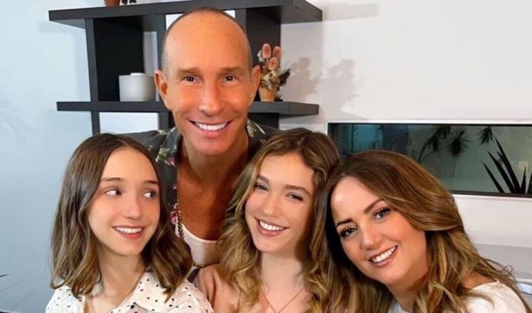 Erik Rubín y Andrea Legarreta con sus hijas Mía y Nina / Foto: Instagram