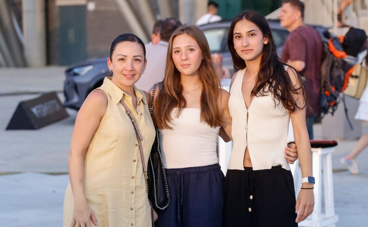 Paulina Guerra, Sofía Sierra y Valeria Quintana / Foto: Esteban Torreblanca