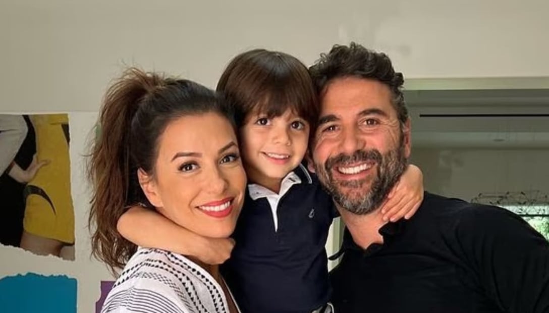 Eva Longoria y Pepe Bastón con su hijo Santi / Foto: Instagram