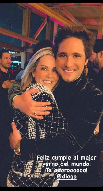 Diego Boneta y Lili Notni, la mamá de su novia/Instagram.