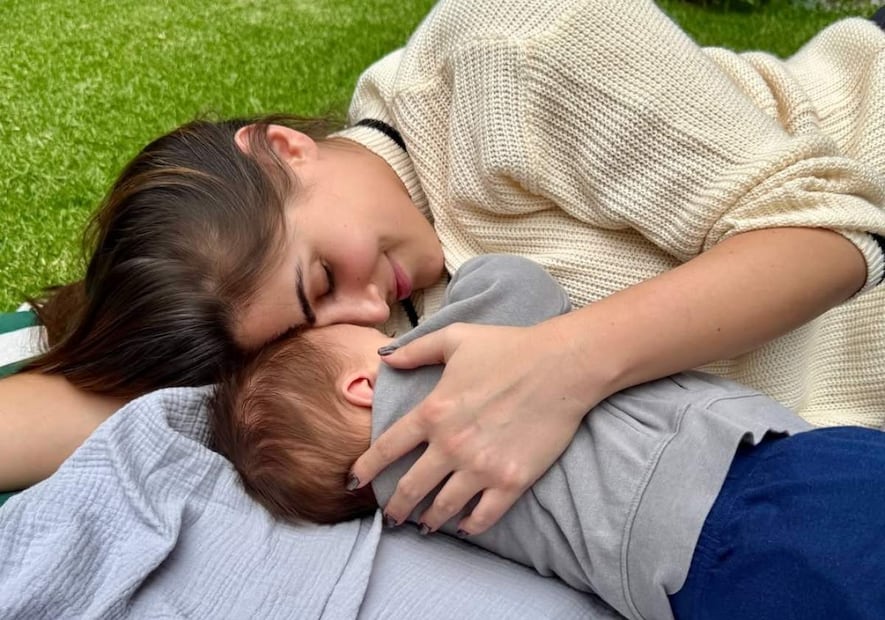 Sofía Rivera Torres y su pequeño hijo Ferrán / Foto: Instagram @sofiariveratorres