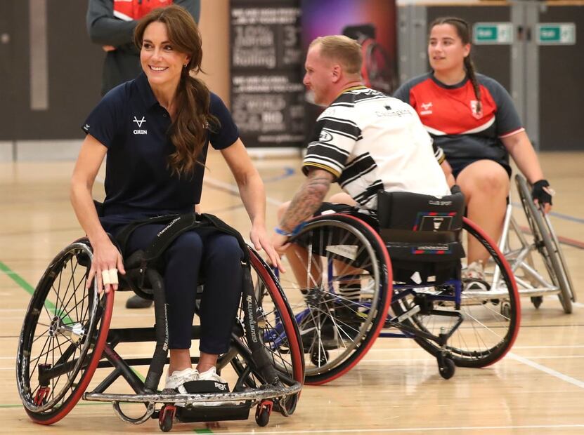 Kate Middleton jugando rugby en silla de ruedas en el Centro Deportivo Allam / AP