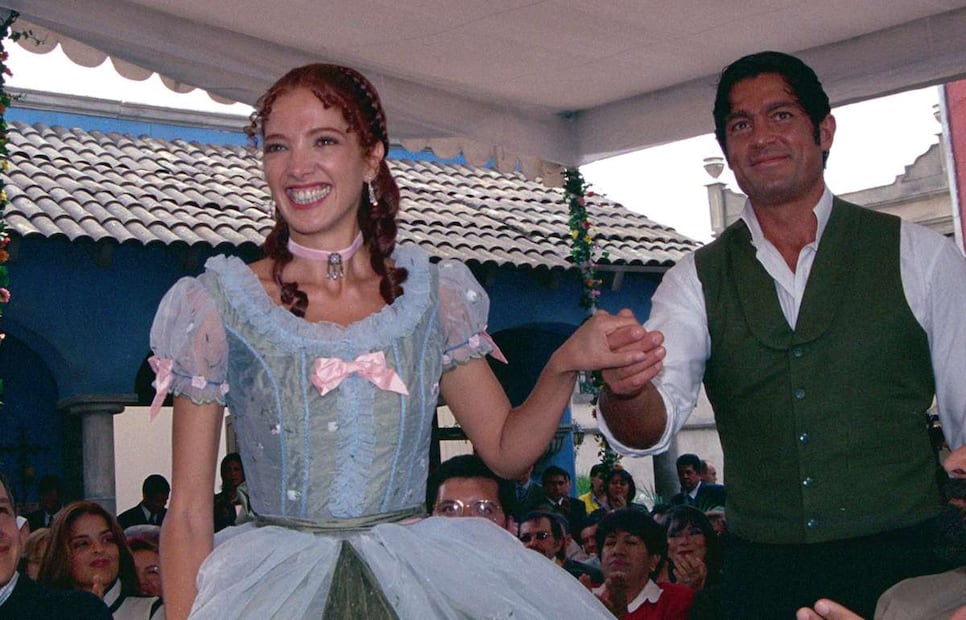 Así de guapo está el 'hijo' de Fernando Colunga y Adela Noriega en "Amor Real"