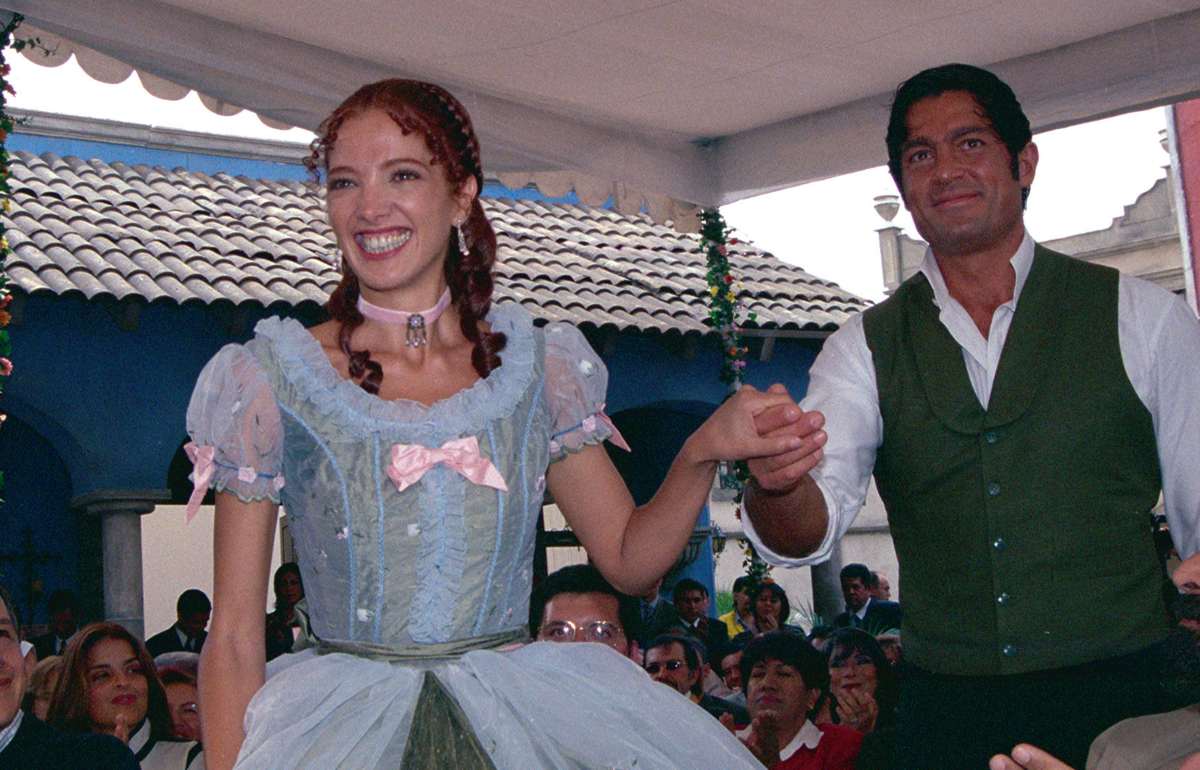 Así de guapo está el 'hijo' de Fernando Colunga y Adela Noriega en "Amor Real"
