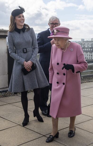 Después de siete años Kate Middleton y la reina Isabel II acuden a un evento en solitario 