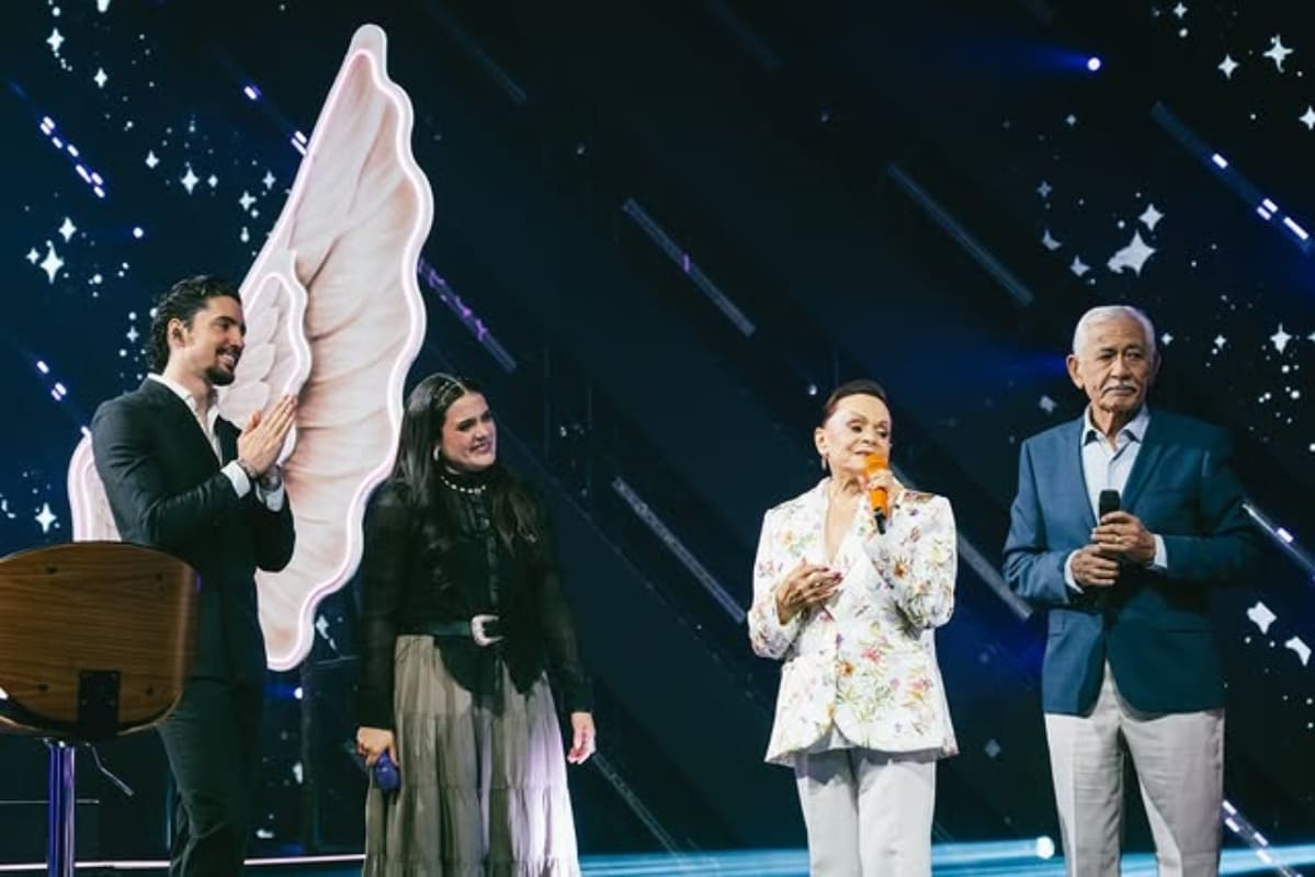 Camila y Alex Fernández en Juego de Voces con sus abuelos maternos / Foto: Instagram