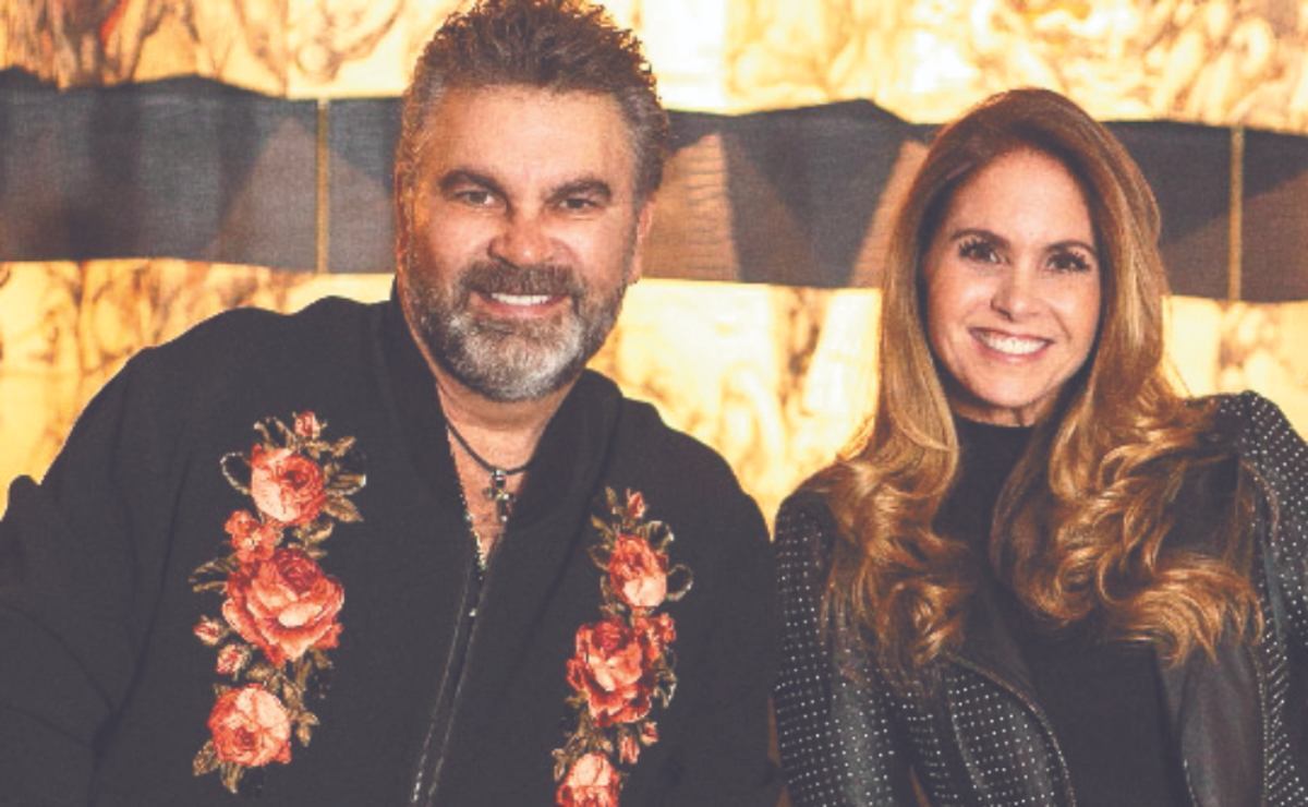 Lucero sacó su vestido de novia en concierto con Mijares