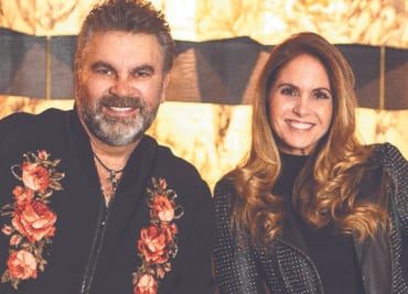 Lucero sacó su vestido de novia en concierto con Mijares