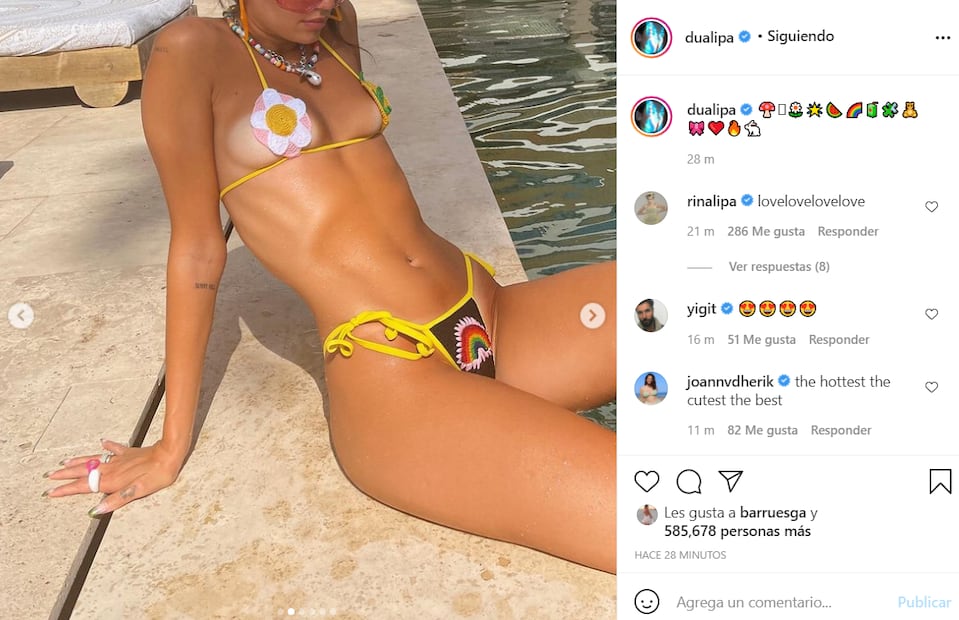 Dua Lipa presume el mini bikini tejido que vas a querer para este verano 