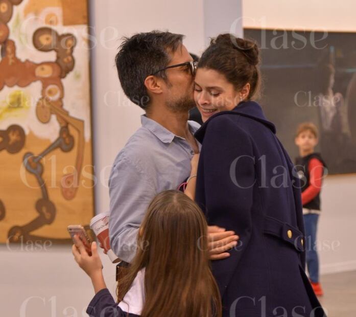 Fer Aragonés, a quien vimos muy romántica con Gael García en Zona Maco, es hija del arquitecto de la Casa Blanca