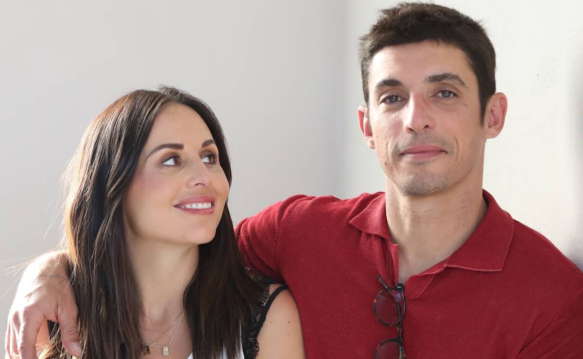 Zuria Vega y Alberto Guerra rompen tabús y comparten foto de su hijo con vestido