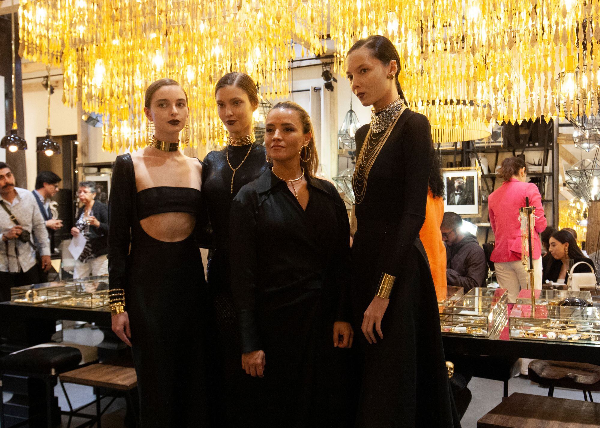 Barbara López Vie y sus modelos. (Foto: Esteban Torreblanca para VIP)