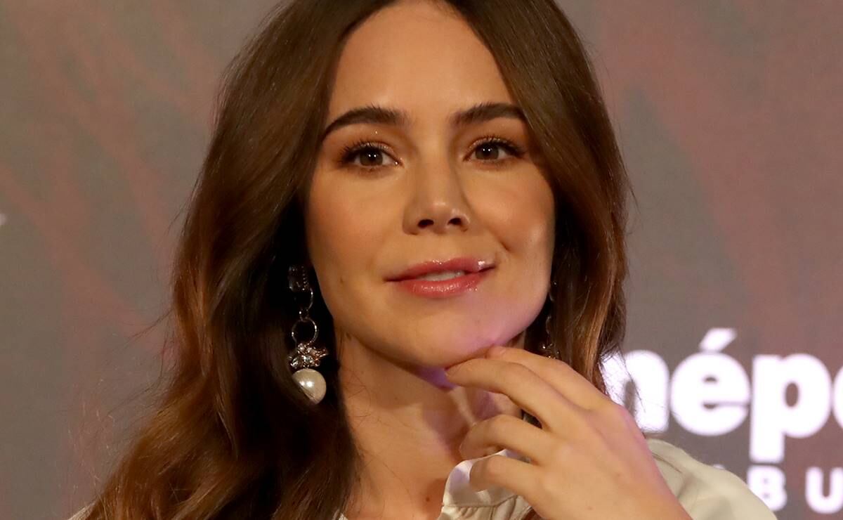 Camila Sodi sorprende con fotos en topless