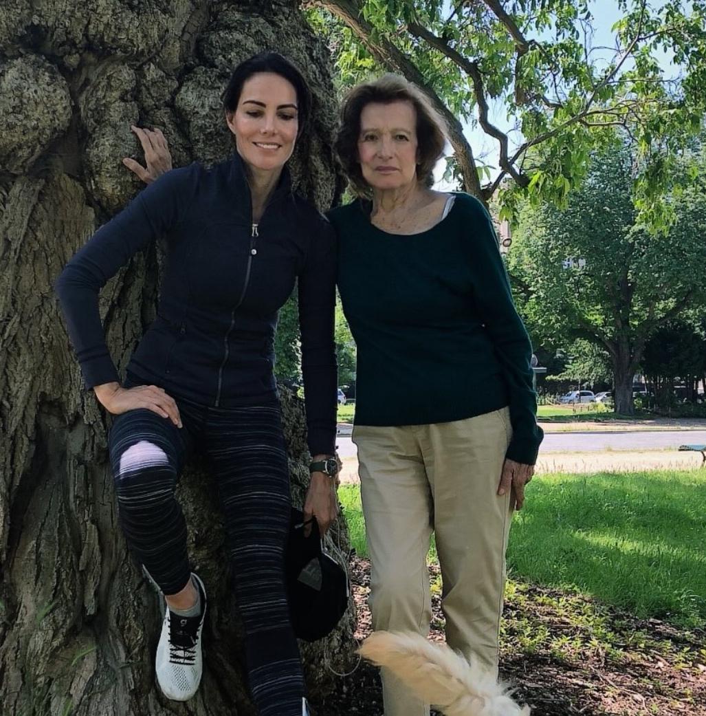 Adriana Abascal y su mamá, doña Nieves López-Cisneros / Foto: Instagram