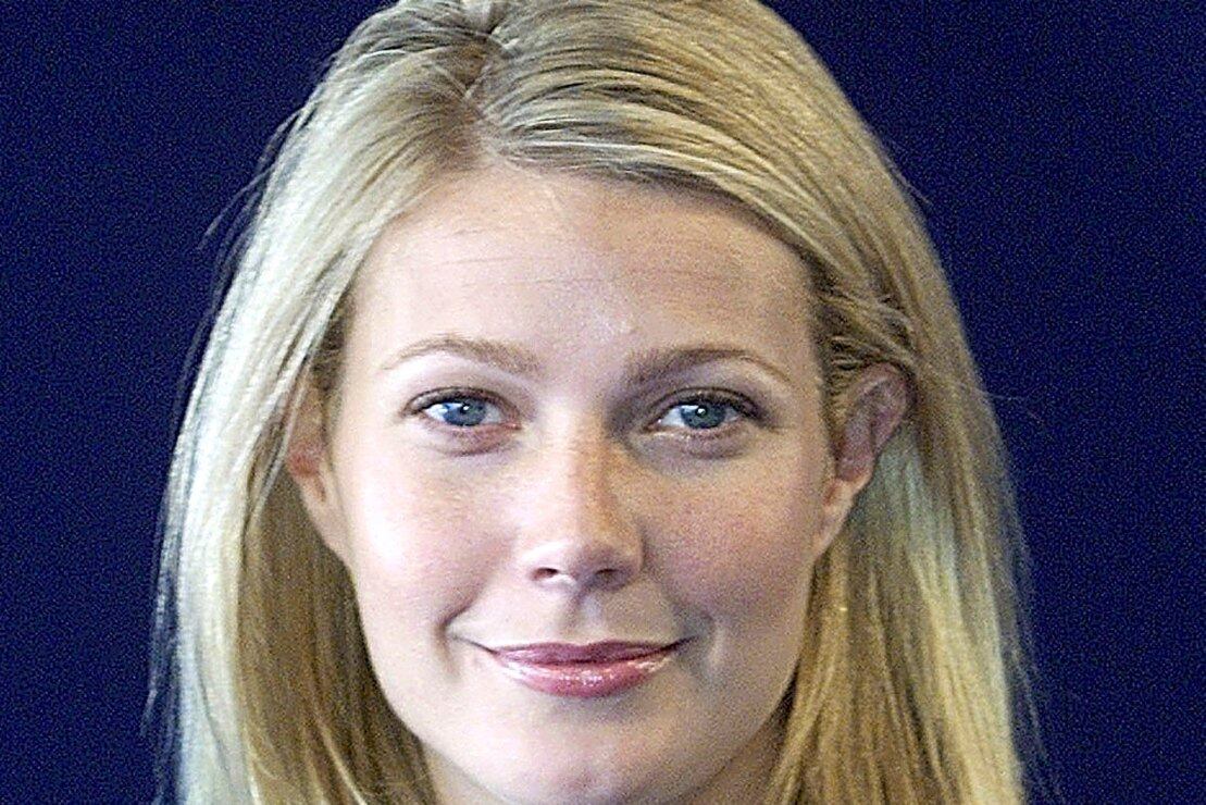 Gwyneth Paltrow posa topless al lado de su esposo bajo el sol de Italia  