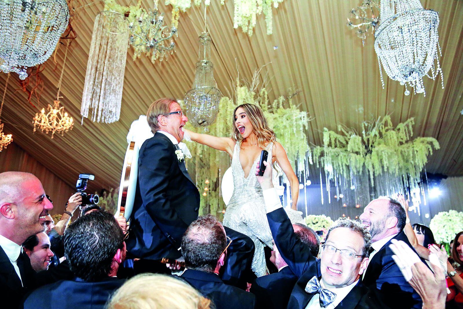 PORTADA: La original boda de Pamela Cortés y Andrés Roemer