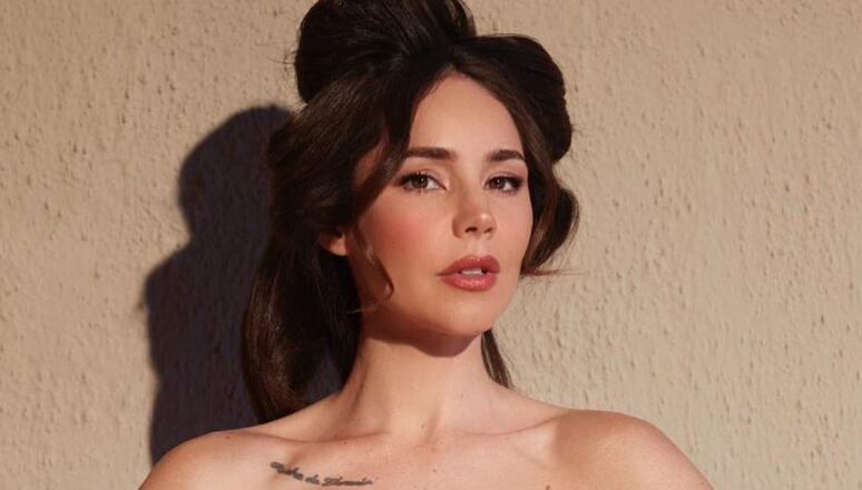 Camila Sodi, exquisita, se quita la ropa y reemplaza el sostén por dos copas de vino