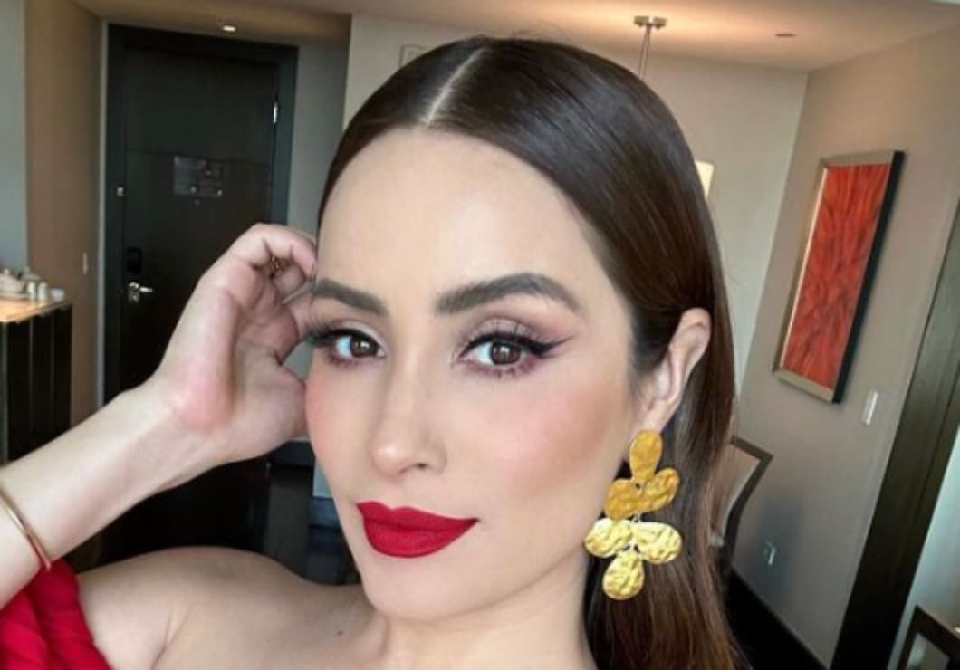 Cynthia Rodríguez luce su baby bump con traje de baño, "Mis curvas favoritas"