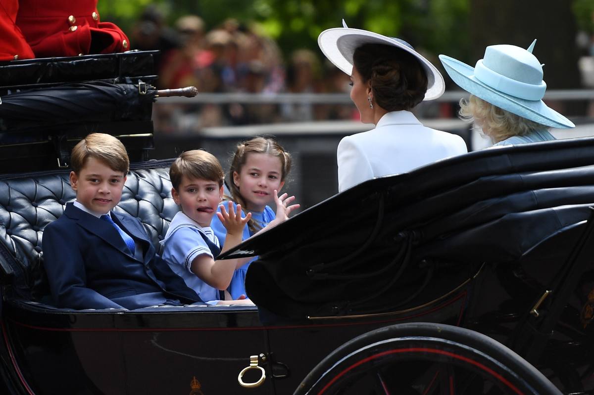Las caras del príncipe Louis en el Jubileo de Isabel II se roban el show