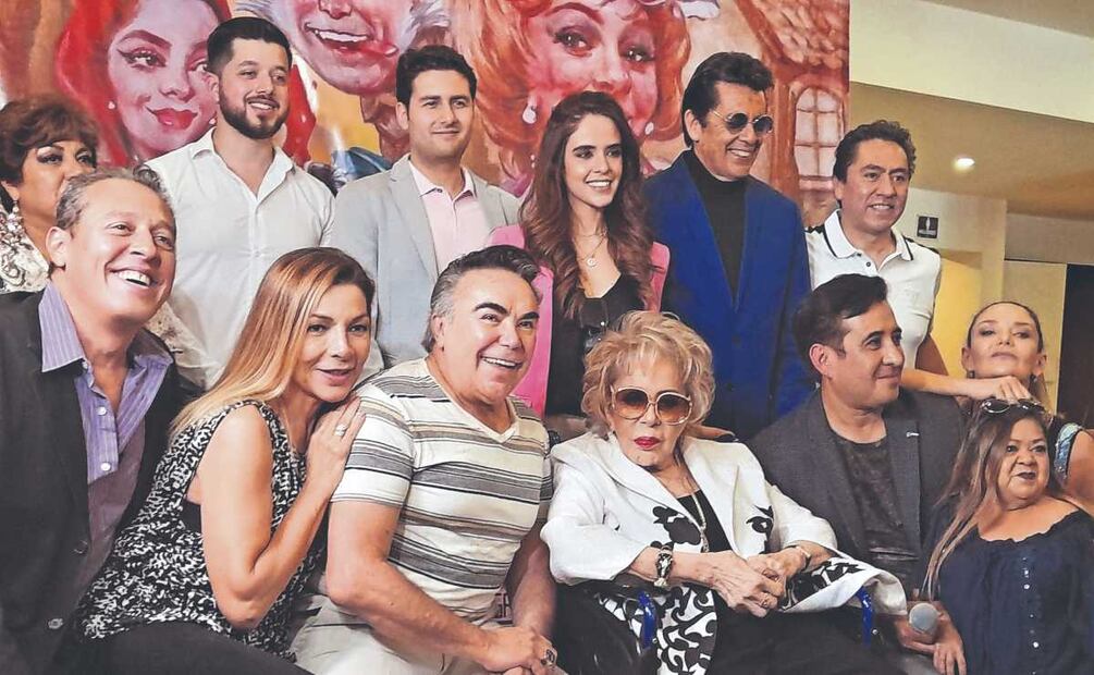 Silvia Pinal regresa al teatro y muchos critican su aparición en escena