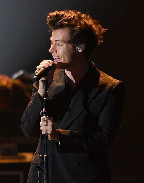 Lanzan vela con olor a Harry Styles y se agota en minutos 