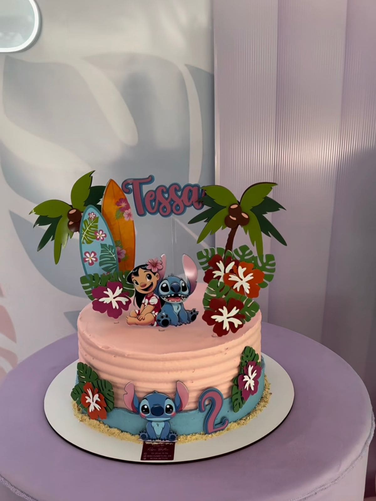 Pastel de cumpleaños de Tessa. (Foto: Instagram)