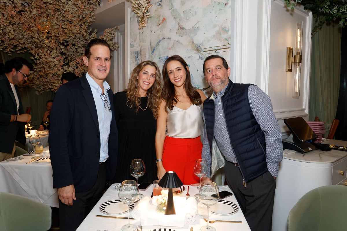 Alberto Coindreau, Beatriz Javelli, Stephanie y Federico Santos. (Foto: Guillermo Treviño)