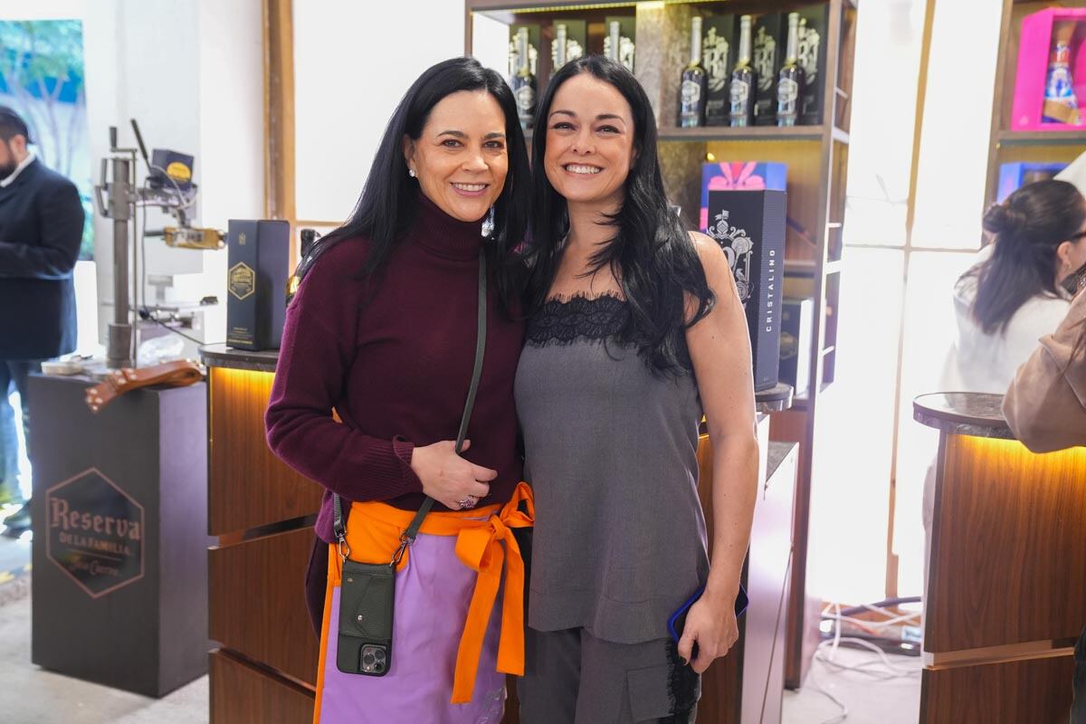 Alejandra Gómez y Ana Paula Carrillo. (Foto: Leonardo Gómez)