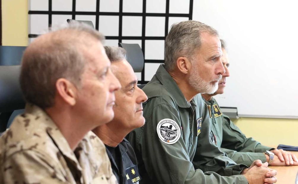 Reunión del Rey por videoconferencia con el Cuartel General de la Unidad Militar de Emergencias en Torrejón y los puestos avanzados en Valencia y Cuenca / Foto: Casa Real de España