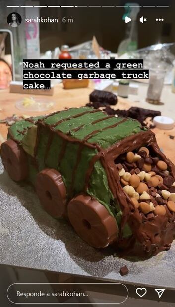 Noah, hijo de "Chicharito" y Sarah Kohan, cumple 3 años y lo festeja con dinosaurios 