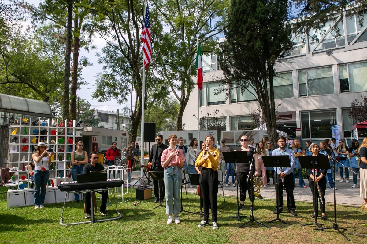 El Colegio Americano celebrando su 54ª Feria del Arte / Foto: Cortesía