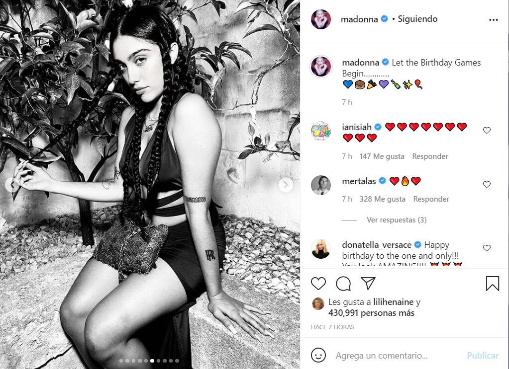 Madonna cumple 63 años y lo celebra con un elegante vestido de Versace
