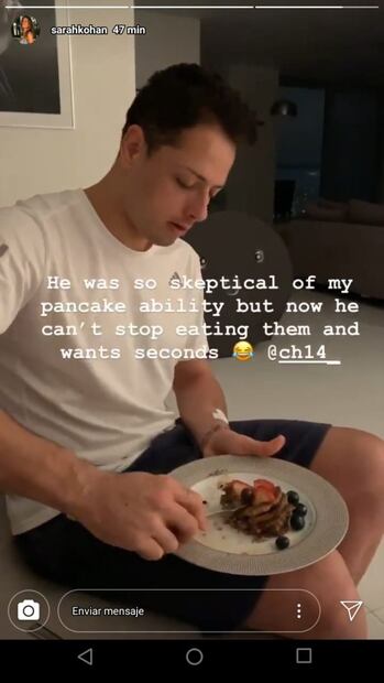 Sarah Kohan consiente a Chicharito con un delicioso desayuno