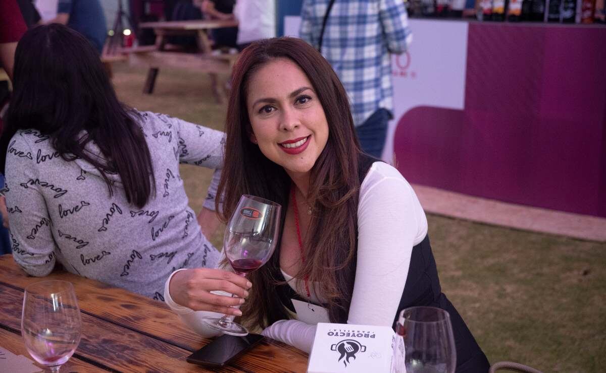 Amantes del vino disfrutan en Campo Marte
