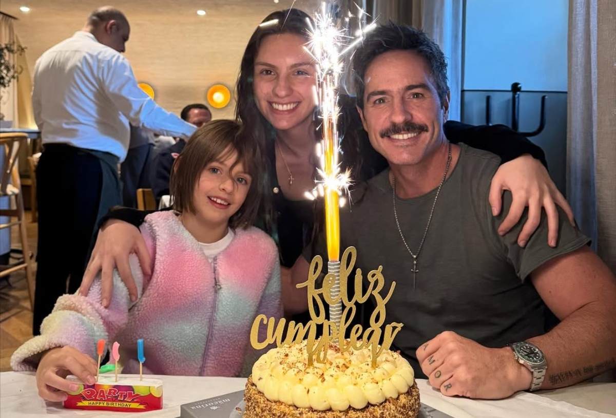 Mauricio Ochmann junto a sus hijas, Kailani y Lorenza Ochmann / Foto: Instagram @mauochmann