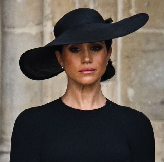 Meghan Markle llora en el funeral de Isabel II de Reino Unido